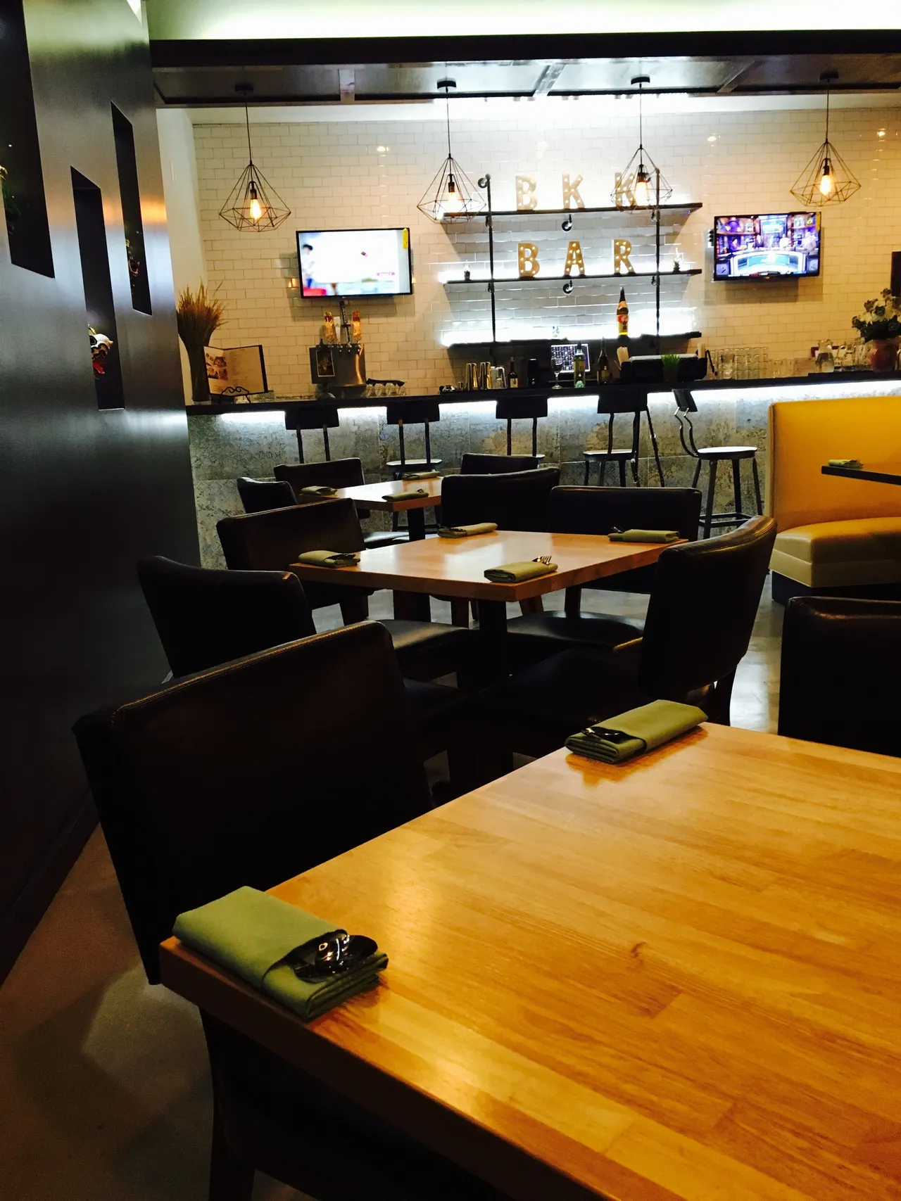 Warm, inviting dining room at The Bangkok Thai restaurant in Fort Worth